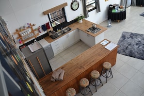Family Cabin, 3 Bedrooms | Private kitchen