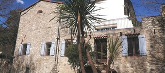 Gîte 4 à 6 Personnes Avec Piscine Avec vue sur la Montagne et la Riviere