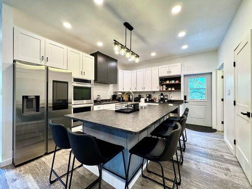 Cozy Cabin w/ Private Hot Tub and Fire Pit