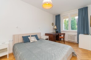 Classic-huoneisto | 1 makuuhuone, silitysrauta/-lauta, ilmainen Wi-Fi, vuodevaatteet