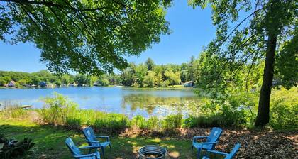 Cottage on Little Blue Lake with Hot Tub!