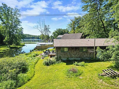 Pickerel Lake Newaygo Waterfront Cottage