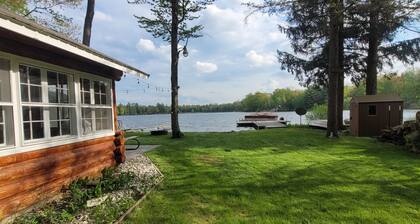 Whalen Lake Log Cabin, Wi-Fi, Lakefront, Kayaks