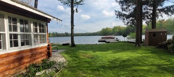Whalen Lake Log Cabin, Wi-Fi, Lakefront, Kayaks