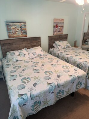 2 makuuhuonetta, silitysrauta/-lauta, ilmainen Wi-Fi