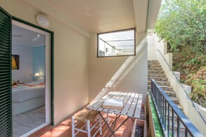 Outdoor dining - Apartment near the beach of Sa Riera (Begur)
