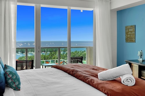 Amazing SEA VIEW Studio