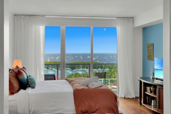 Amazing Sea View Studio - Miami, FL