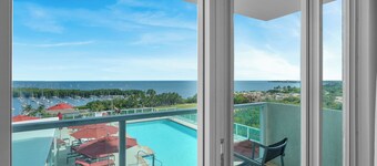 Amazing SEA VIEW Studio