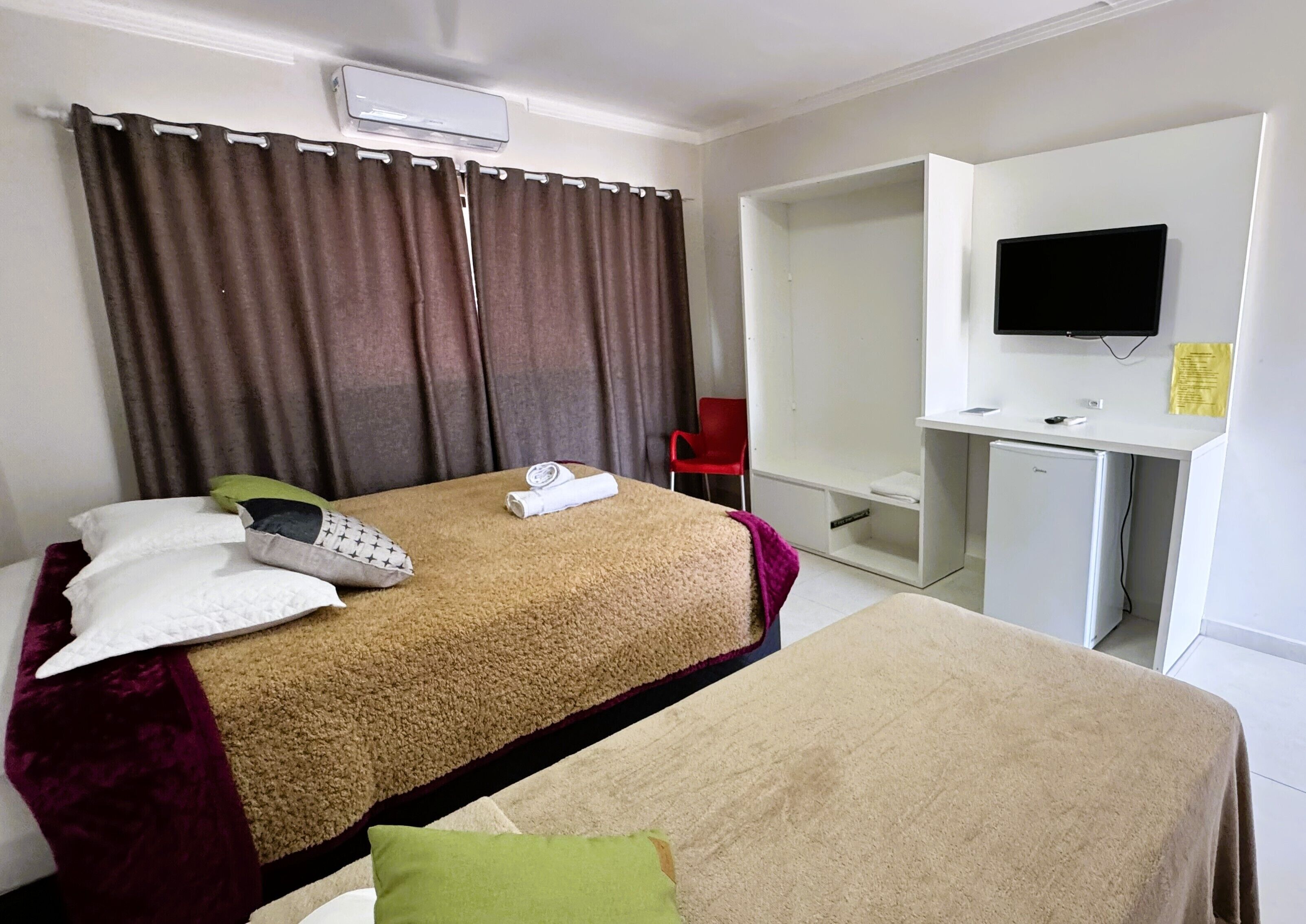 Kamar Keluarga, pemandangan halaman | Minibar dan Wi-Fi gratis