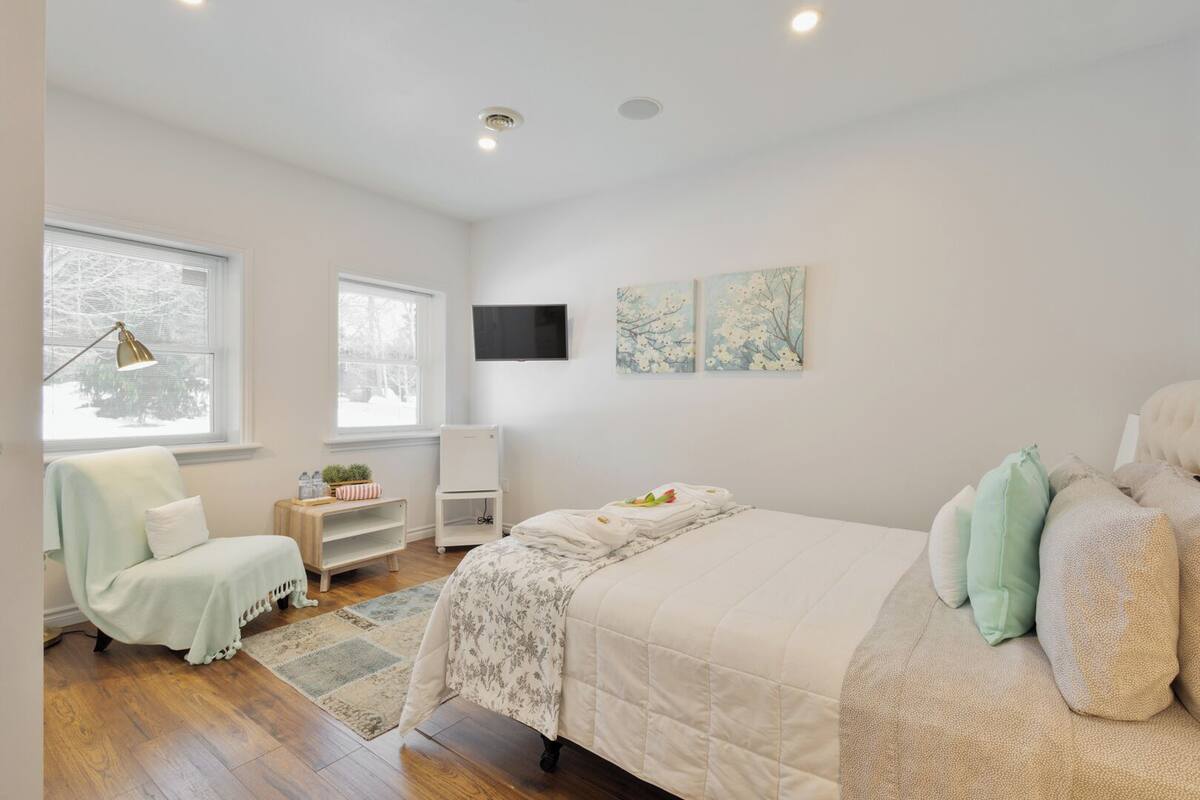 Deluxe Room, 1 Queen Bed, Hot Tub