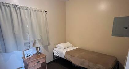 Cozy cabin in wonderful Fair Haven with AC