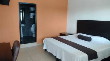 Quadruple Room | Free WiFi, bed sheets