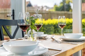 Dining - 4 Malthouse Cottages - Thornham Norfolk, Pet Friendly, EV Charger (Thornham)