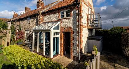4 Malthouse Cottages - Thornham Norfolk, Pet Friendly, EV Charger