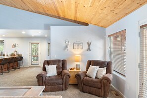 Interior - Modern Cabin in Show Low, AZ: Sleeps 10 - Perfect for Family Getaways! (Show Low)