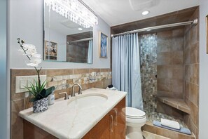 Hair dryer, towels - NEW Updated Oceanfront 2bd 2bth / Beachfront /Pool (Virginia Beach)