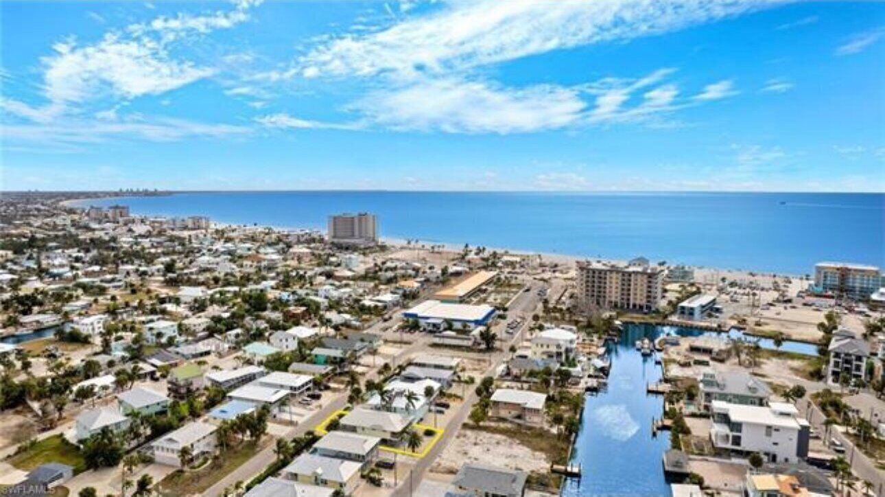 Tan Lines - One Bedroom Apartment, Sleeps 4