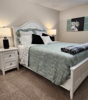 2 bedrooms, desk, iron/ironing board, free WiFi - Townhouse/Heart of Caldwell/Near Hospital+BBQ (Caldwell)