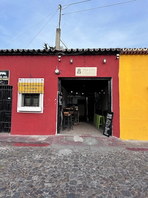 Fachada de la propiedad