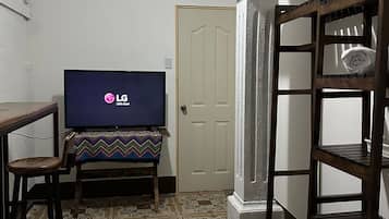Comfort Room | Individually decorated, individually furnished, free WiFi