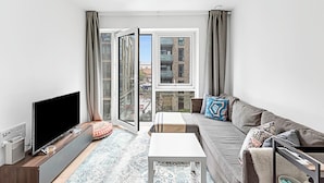 Basic Apartment | Living area | TV - Stylish Flat In Battersea Reach (London)