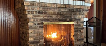 Spend Your Best Family Vacation by the Lake This Summer at our Cozy Cottage. 