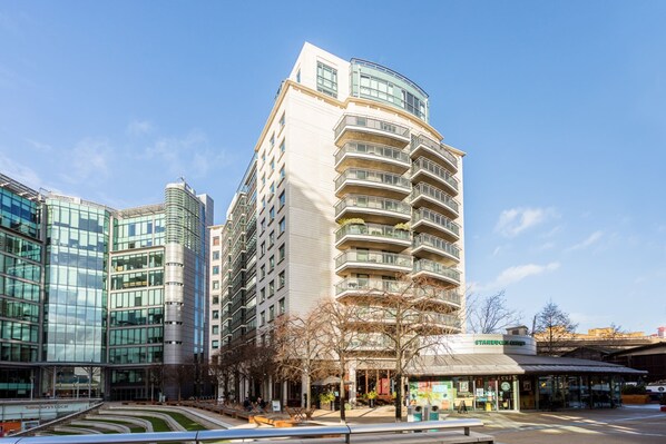 Basic Apartment | Exterior - Convenient Urban Pad in Paddington (London)