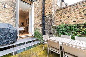 Exterior - London Luxe Retreat: 5-bed Gem (London)