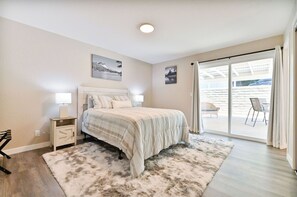 3 bedrooms, desk, iron/ironing board, WiFi