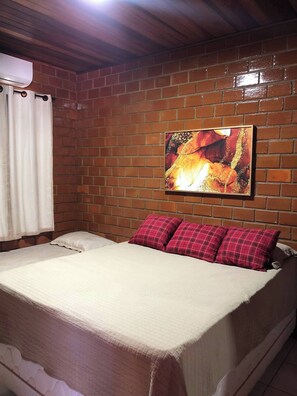 4 quartos, ferros/tábuas de passar roupa, Wi-Fi, roupa de cama