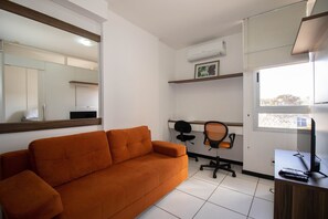Apartment (534340) | Living area - OZPED Flats Particulares Park Studios (Guará)