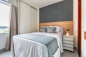 Desk, free WiFi, bed sheets - OZPED Flats Particulares Park Studios (Guará)