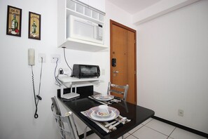 Estudio estándar (534885) | Cocina privada | Frigorífico, microondas y utensilios de cocina