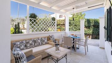 Apartment | Terrace/patio