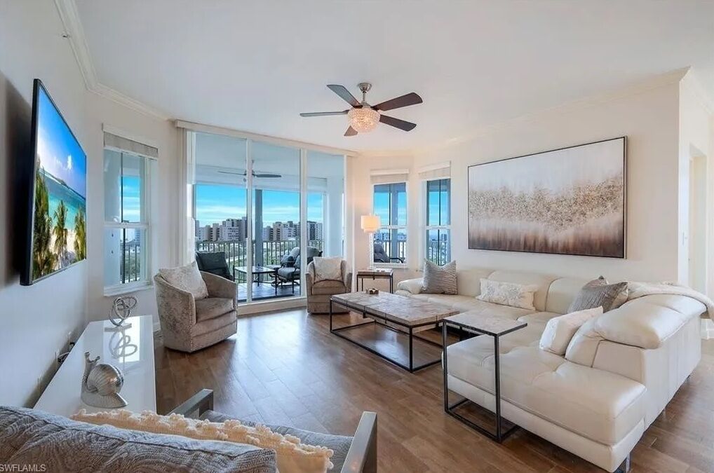 The Dunes - Stunning Views, Coastal Vibe, Updated, In-Demnd Layout, End Unit 