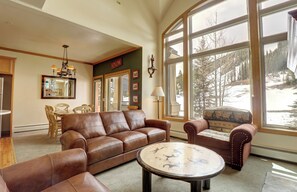 Fireplace - Spacious, Slope Side, Multi Level Townhome ER9 (Copper Mountain)