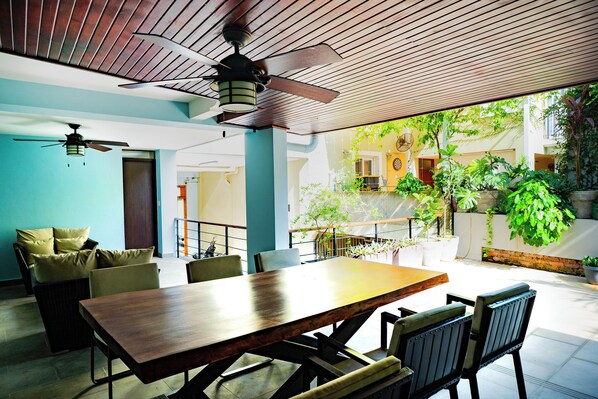 Outdoor dining