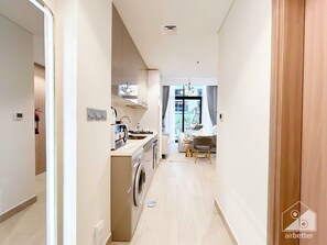 Appartement (0 Bedroom) | Coin cuisine privé | Micro-ondes, four, plaque de cuisson, bouilloire électrique