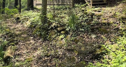 Godin's Get A Way, Creekside cabin, Relax in Murphy, NC. Close to everywhere!