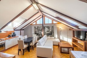 Leilighet, terrasse (701) | Safe på rommet, blendingsgardiner, wi-fi (inkludert) og sengetøy