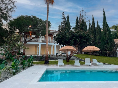 Tess Villa Olmos in M Laga