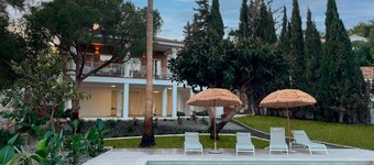 Tess Villa Olmos in M Laga