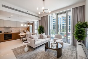 Apartment | 1 bedroom - Chic 1BR in Emaar Beachfront (Dubai)