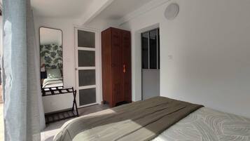 1 chambre, fer et planche Ă repasser, Wi-Fi gratuit, draps fournis