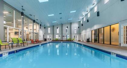 Green Oasis: Stylish 1BR Retreat/ Medical Center