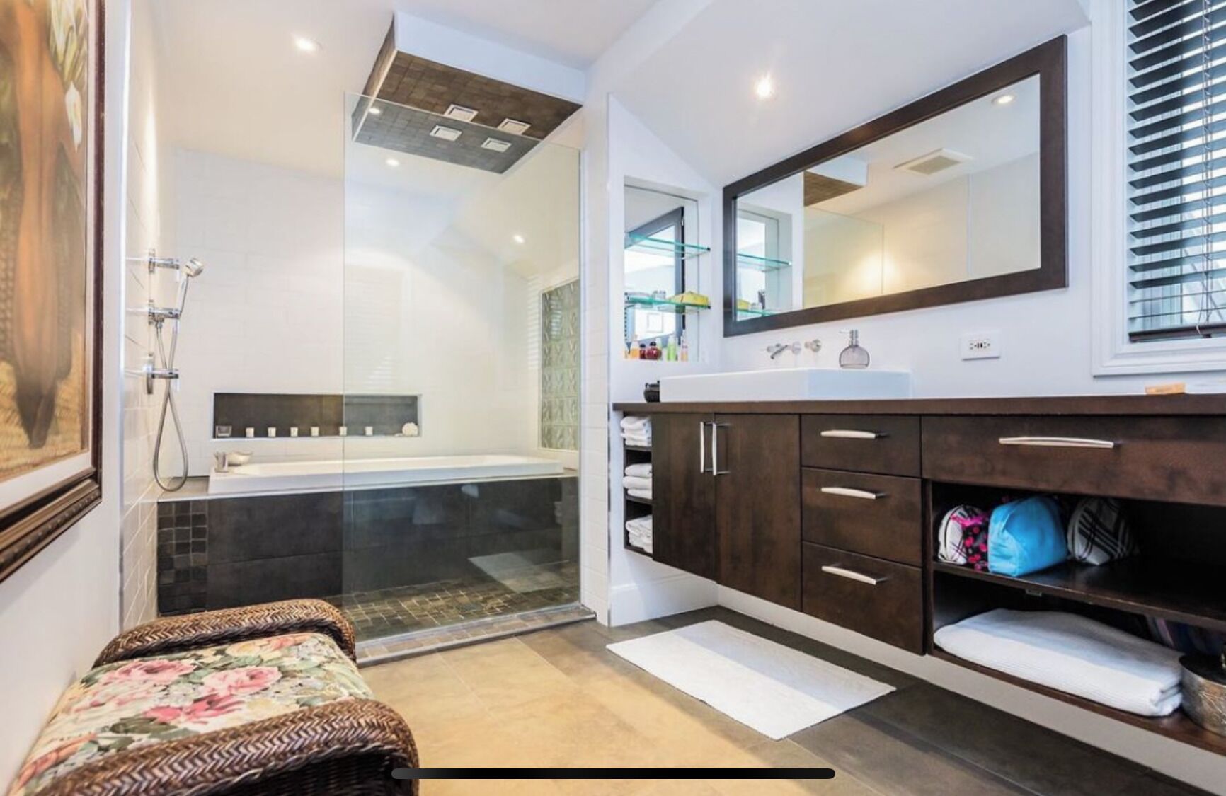 Shower, bidet, towels, soap