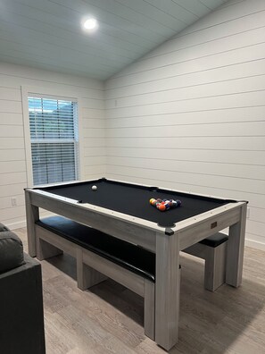 Game room - Stay, play and relax in Ohiopyle, PA, Hot tub, Pool table, GAP, Arcade Game (Ohiopyle)