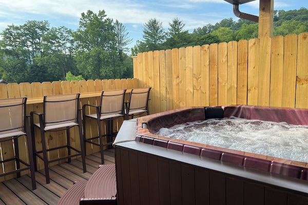 Hot Tub and Outdoor View