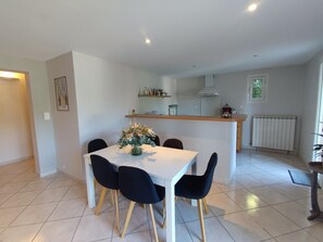 Dining - LES Terrasses DU Pilon (Le Revest-les-Eaux)